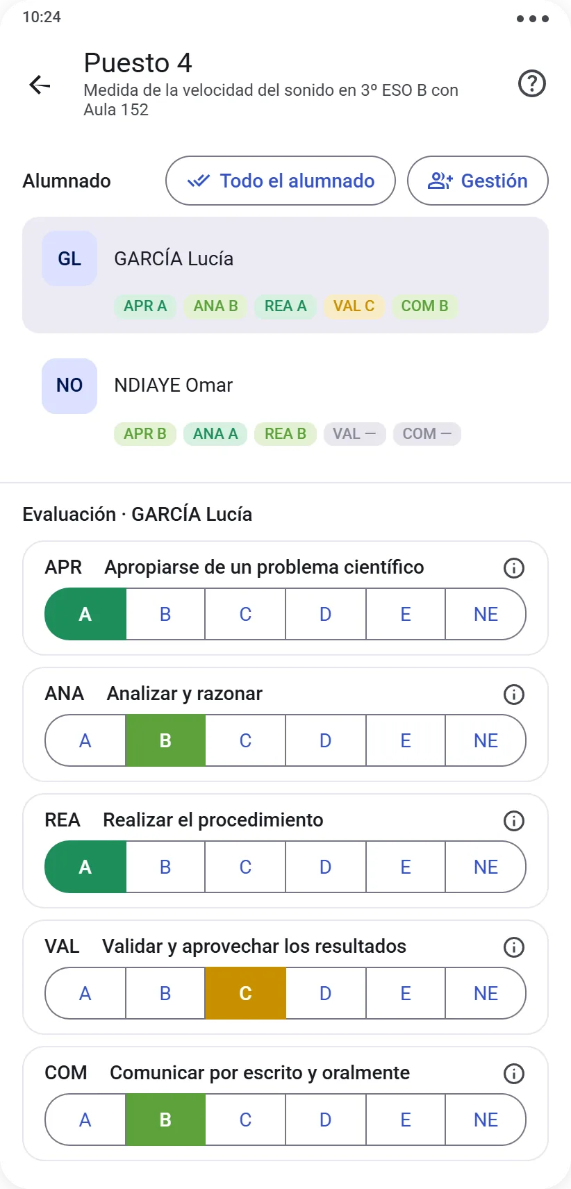 Evaluación por competencias con selector de A a E para cada competencia